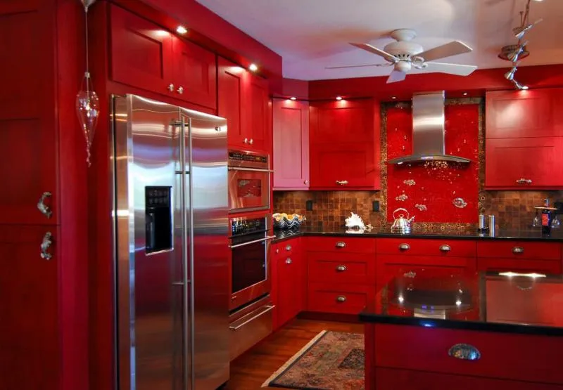 Кухня в красном цвете 2