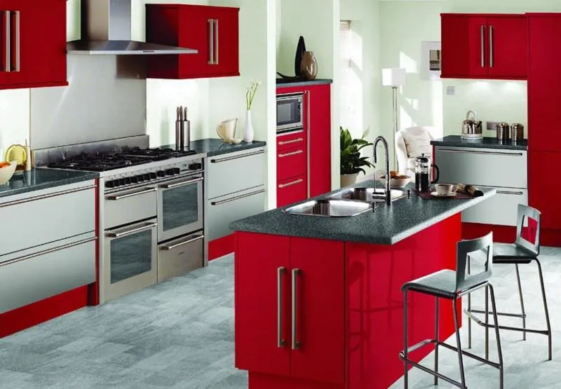 Кухня в красном цвете 5