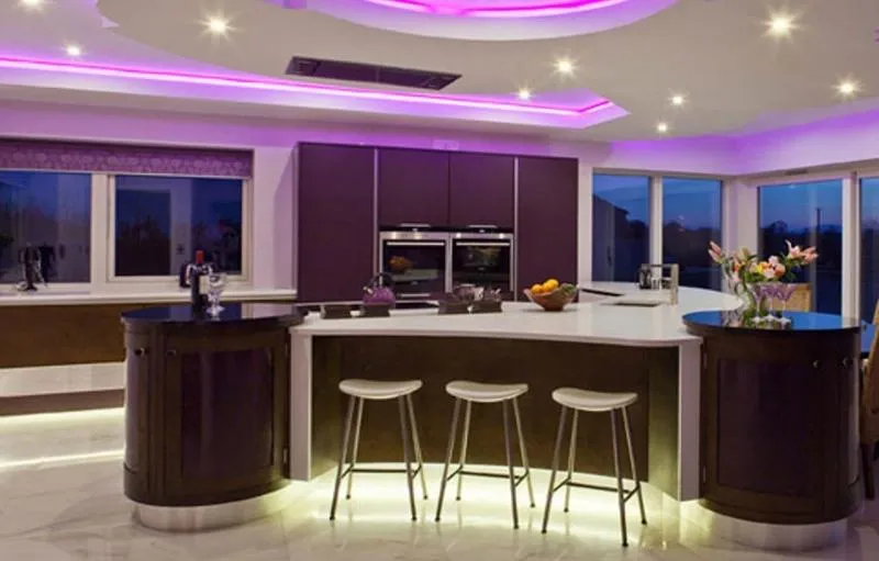 Кухня в фиолетовом цвете 6