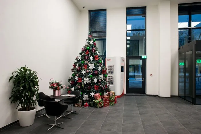Новогодняя елка в офисе