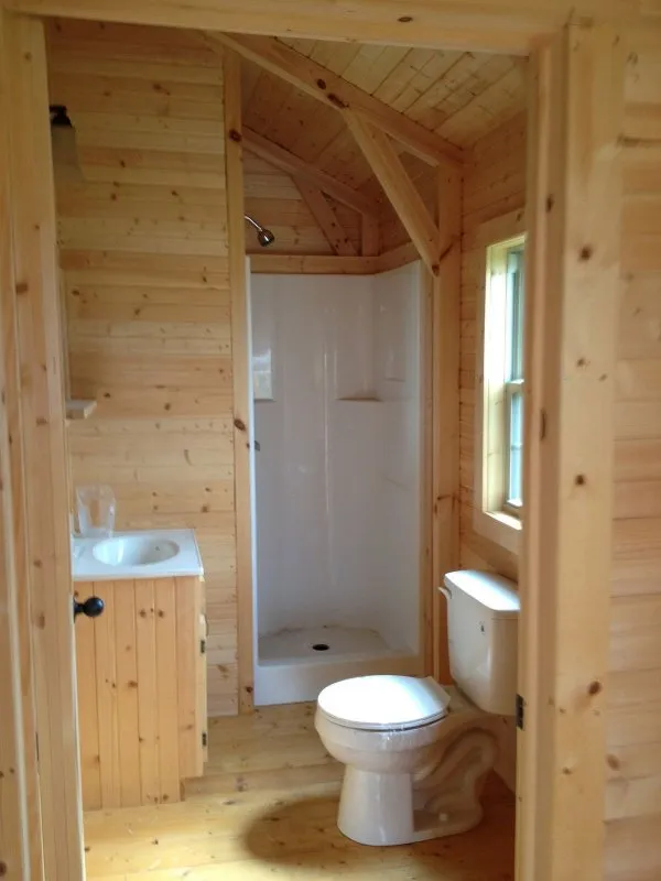 Деревянный туалет для дачи внутренняя отделка