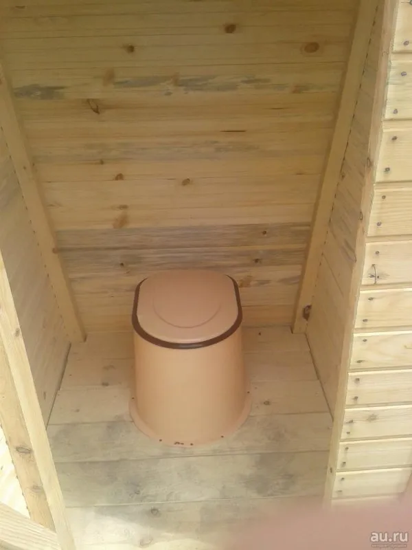 Дачный туалет изнутри