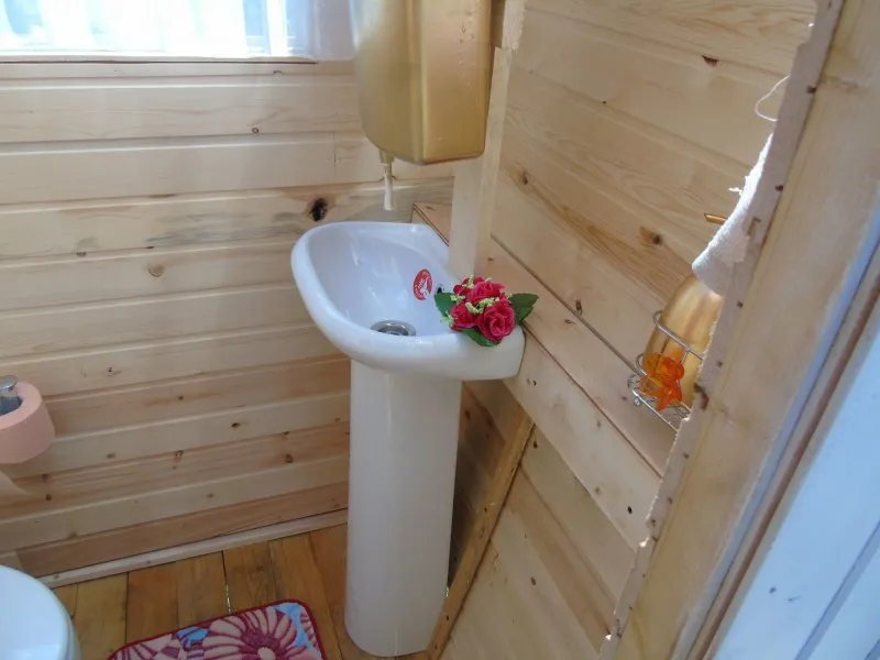 Внутренняя отделка туалета на даче