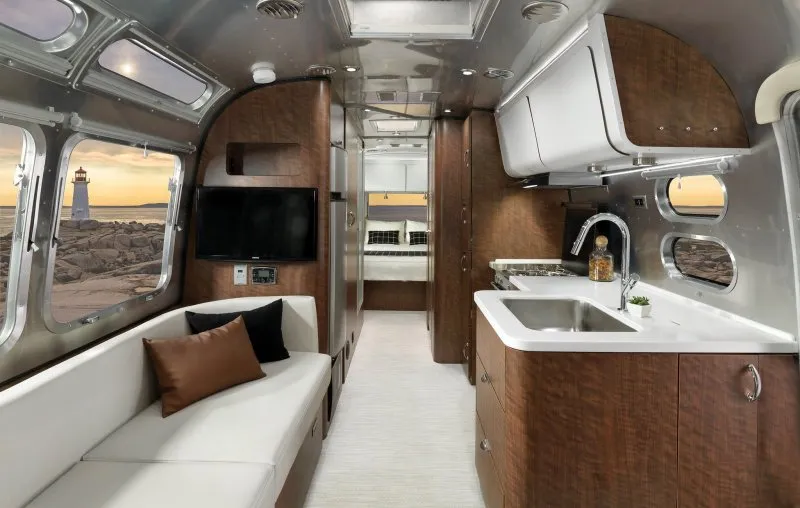 Airstream Classics 2020 — культовый автодом