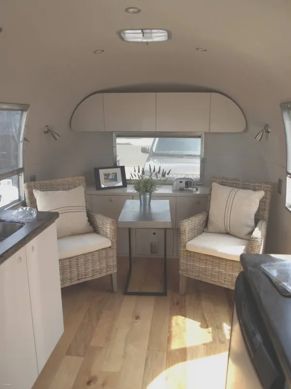 Автодом Airstream планировка