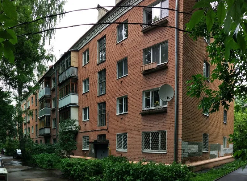 Хрущёвка кирпичная пятиэтажка