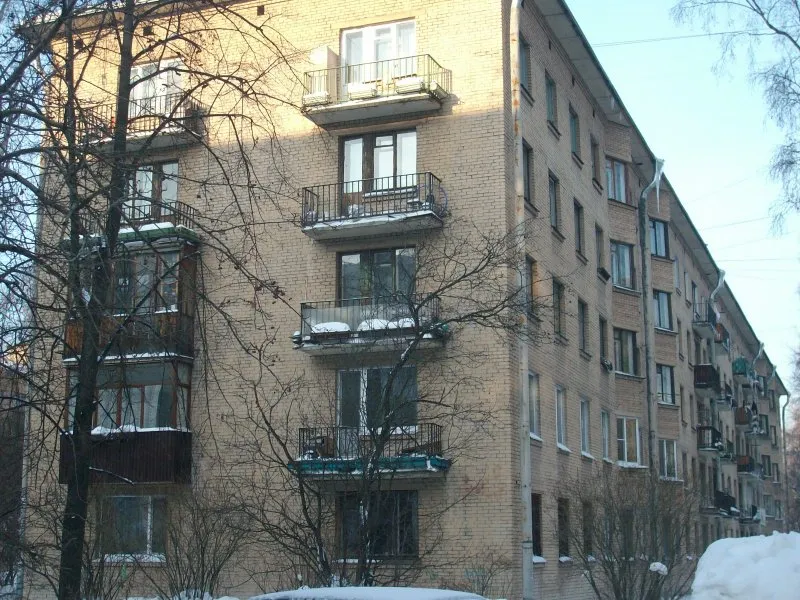 Старые пятиэтажки