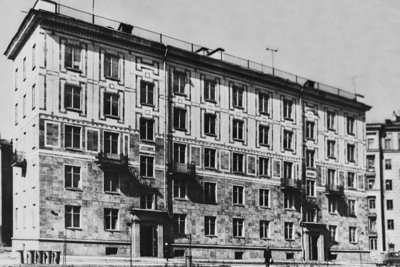 СПБ ул полярников 10