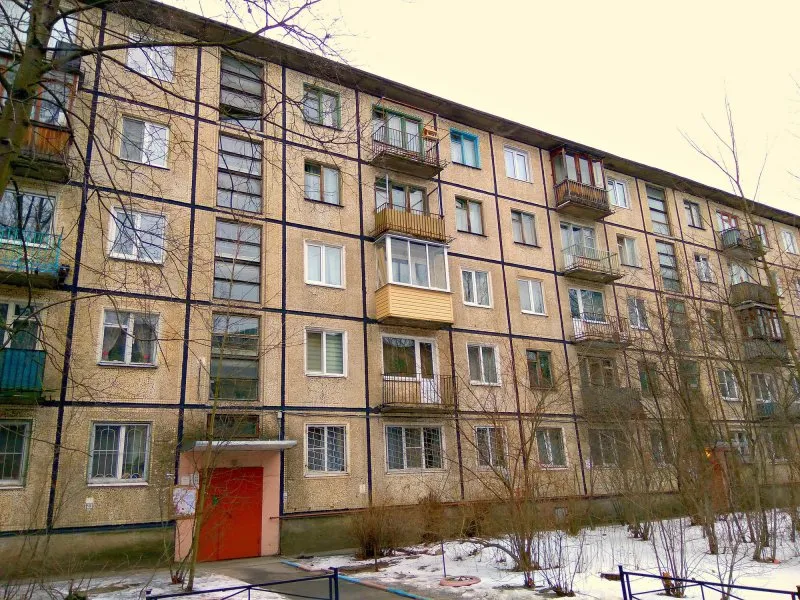 Брежневки пятиэтажки в СПБ