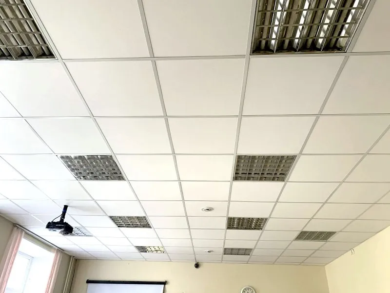 Кассетный потолок Армстронг