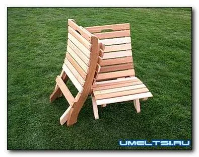 Деревянное раскладное кресло