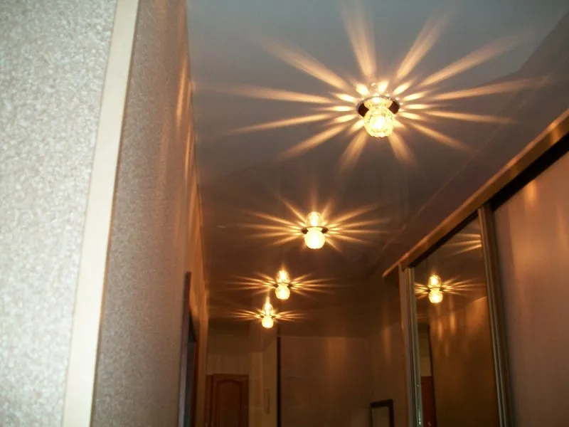 Светильники для натяжных потолков в коридоре