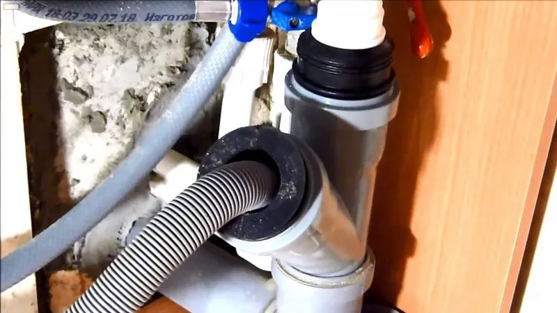 Слив в канализацию напрямую для стиральной машинки: инструкция по правильному подключению слива от профи