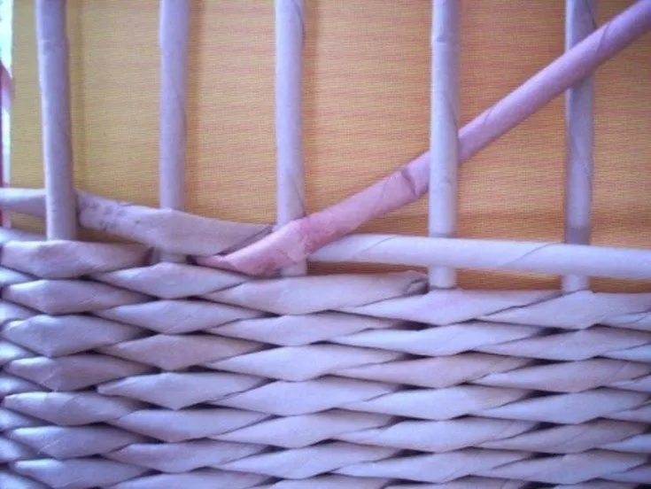 (+99 фото) Плетение из газетных трубочек пошагово для начинающих с фото-примерами