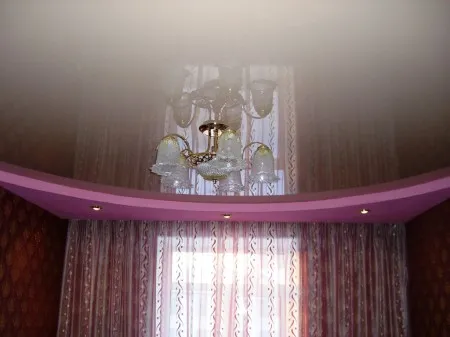 Пример оформления комнаты с помощью потолочного карниза