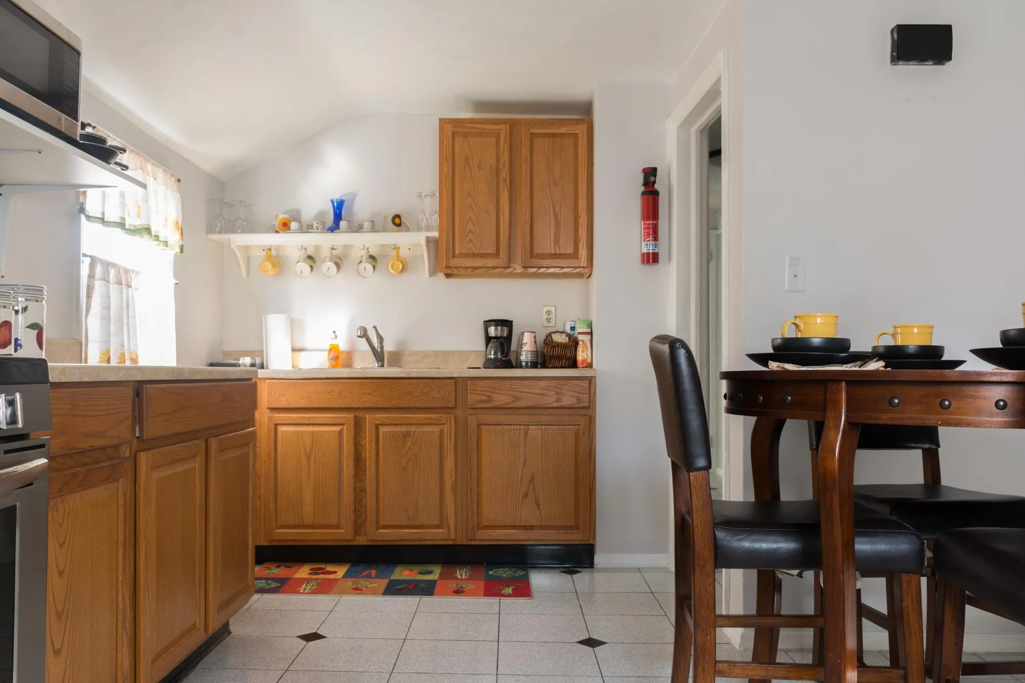 Как расставить кухонную мебель в однокомнатной квартире