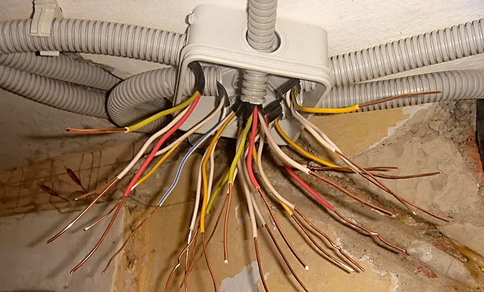 Тип разводки электрики в квартире_на основе распределительных коробок
