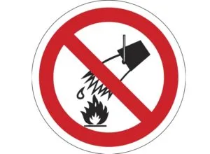 Тушение огня водой категорически запрещено