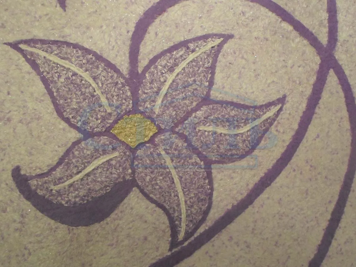 Фиолетовый цветок жидкими обоями